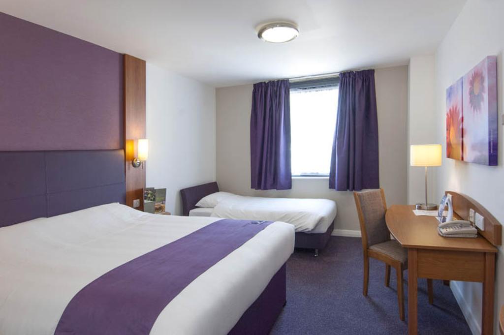 Comfort Inn Kensington Londen Kamer foto
