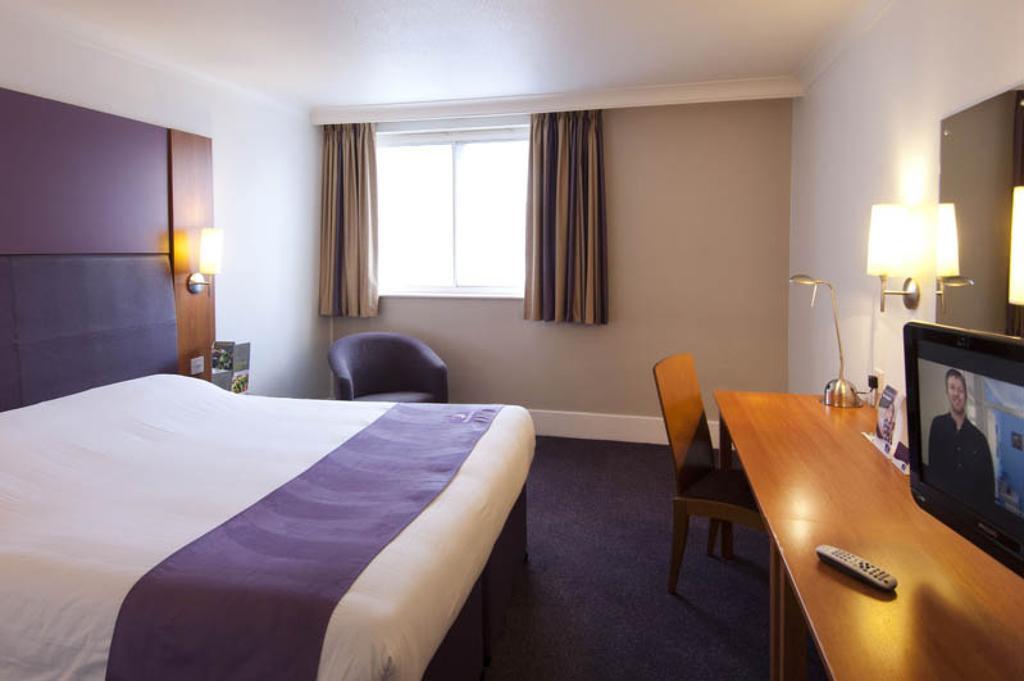 Comfort Inn Kensington Londen Kamer foto